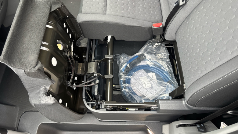 Ford Transit Custom E-320 L1 Rwd 100kW 65kWh H1 Van Limited Auto